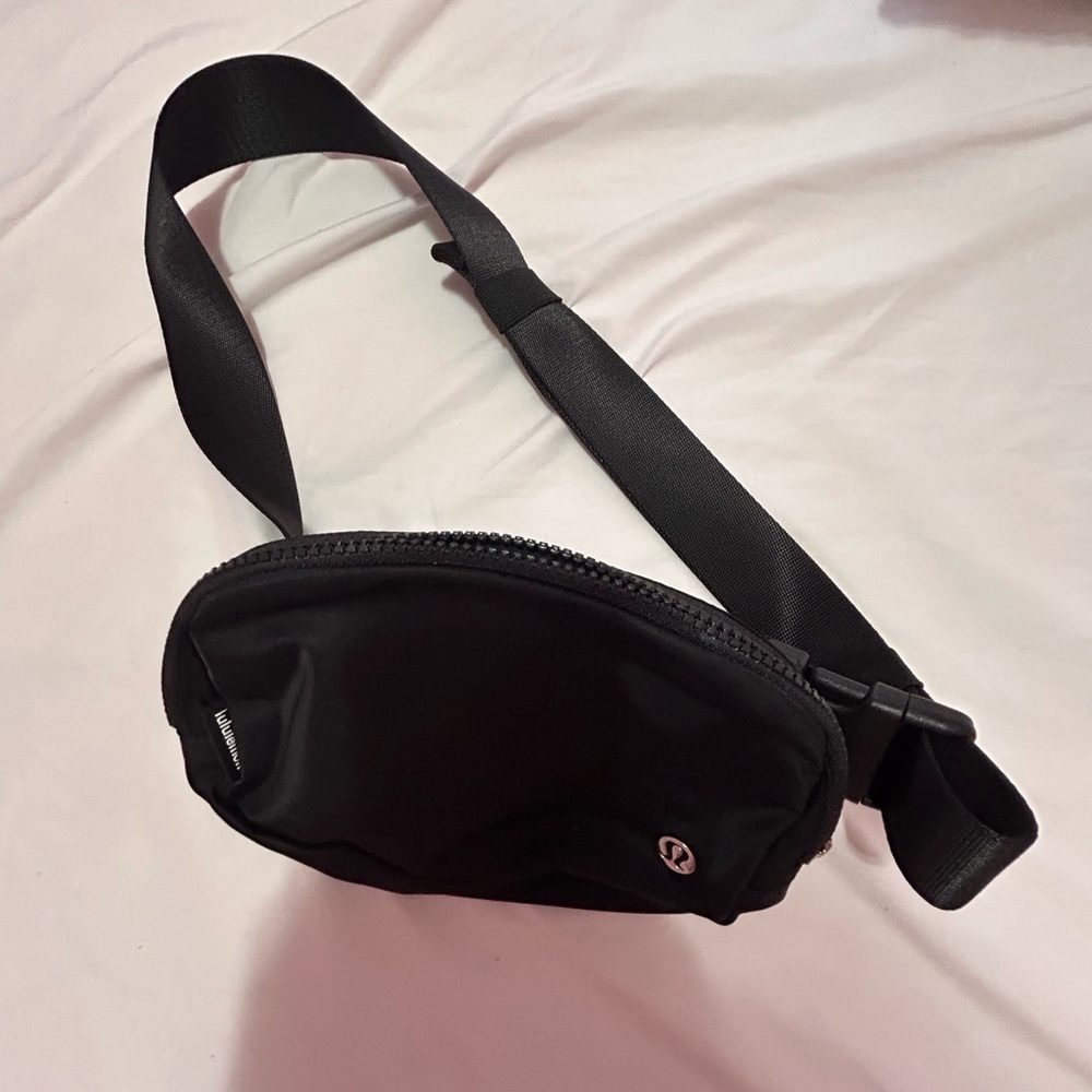 ANOTHER lulu crossbody bag!!